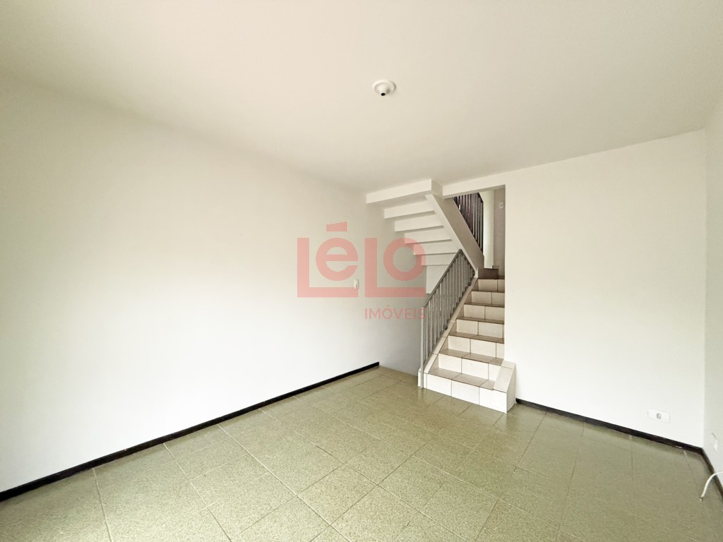 Sobrado para locacao no Zona 07 em Maringa com 70,62m² por R$ 1.500,00