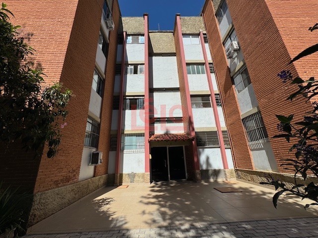 Apartamento para locacao no Zona 07 em Maringa com 89,64m² por R$ 1.400,00
