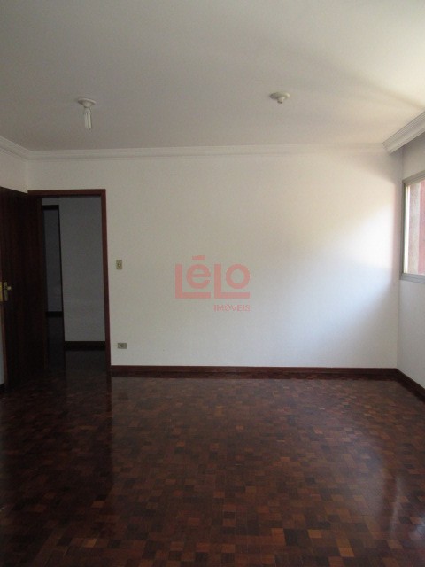 Apartamento para locacao no Zona 07 em Maringa com 183,42m² por R$ 2.600,00