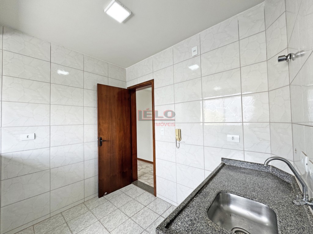 Apartamento para locacao no Zona 07 em Maringa com 89,75m² por R$ 1.400,00