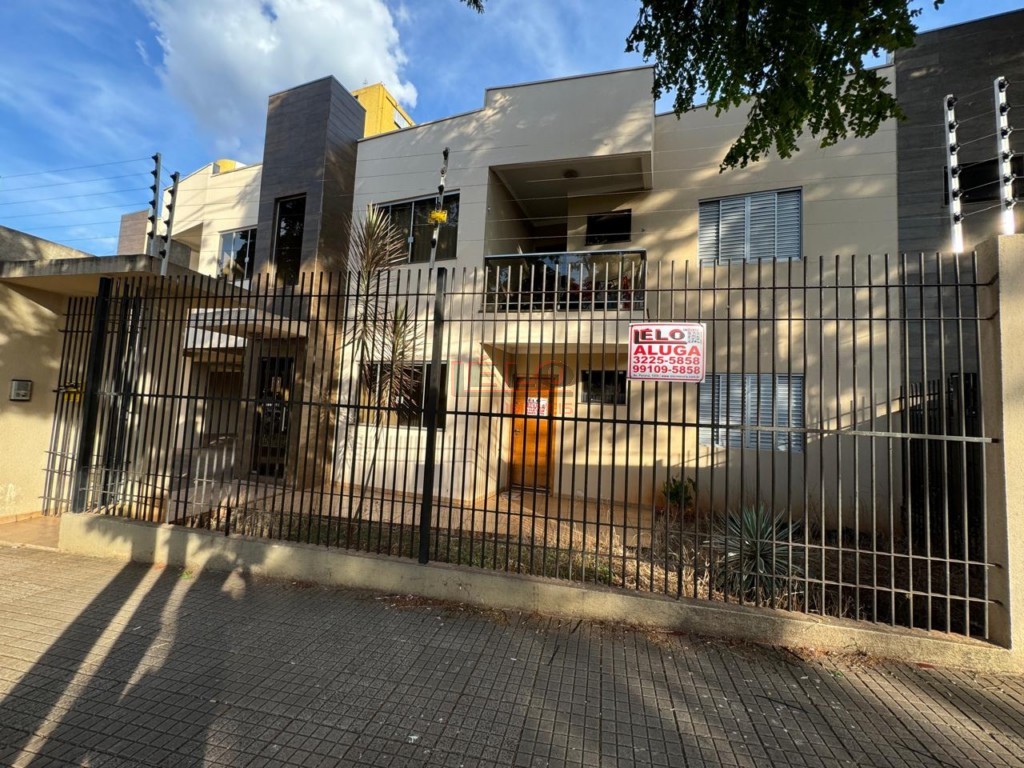 Apartamento para locacao no Zona 05 em Maringa com 118m² por R$ 1.900,00