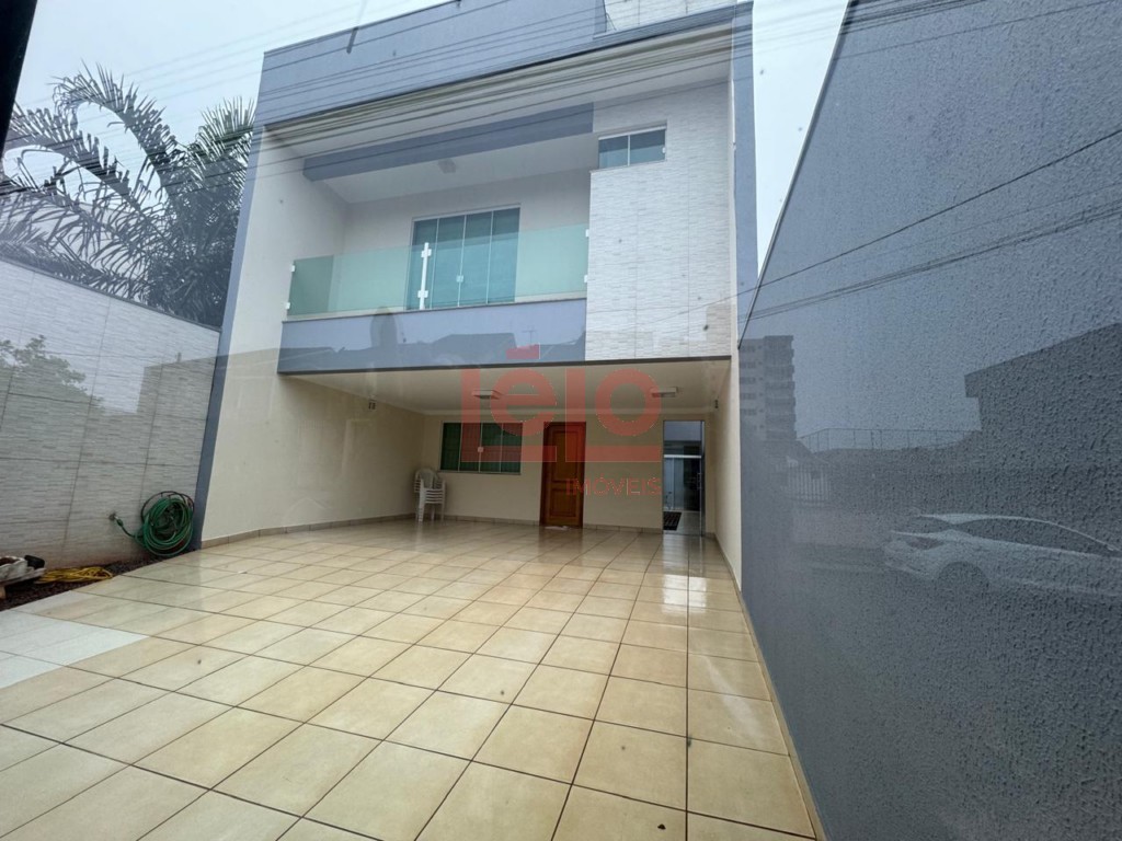 Sobrado para venda no Zona 20 em Maringa com 162m² por R$ 895.000,00
