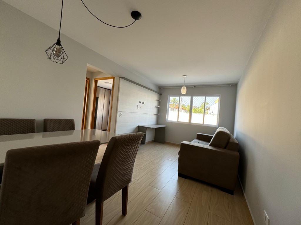 Apartamento para locacao no Zona 08 em Maringa com 69,57m² por R$ 2.600,00