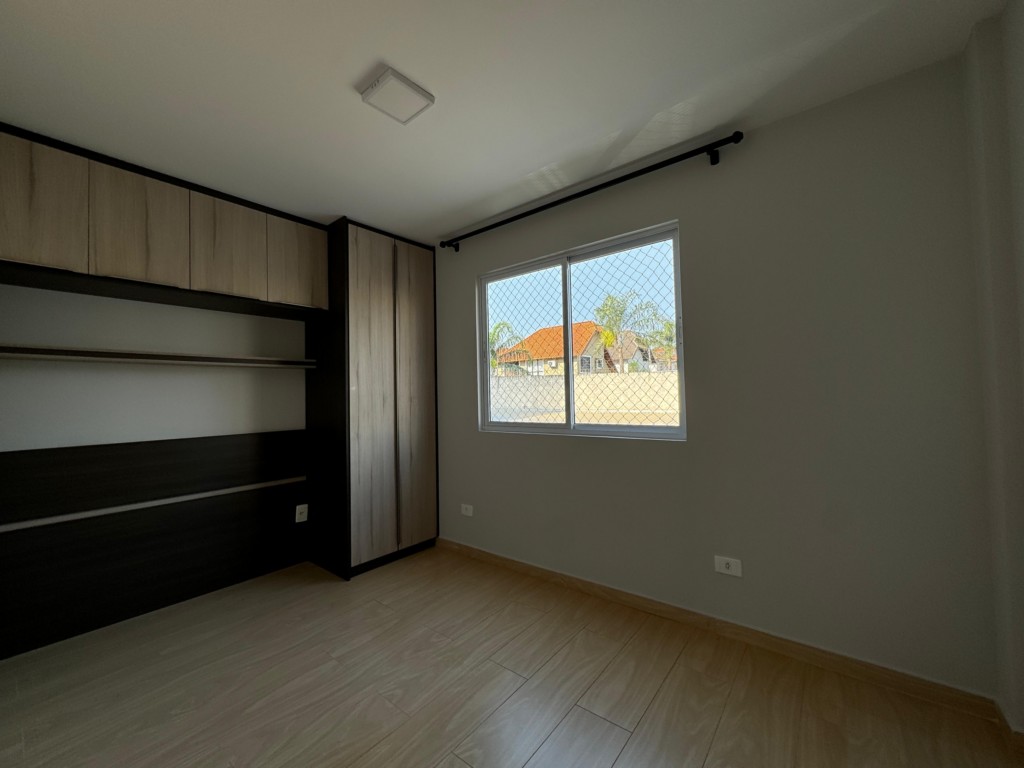 Apartamento para locacao no Zona 08 em Maringa com 69,57m² por R$ 2.600,00