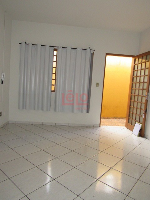 Apartamento para locacao no Zona 07 em Maringa com 22m² por R$ 720,00