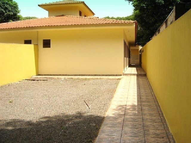 Apartamento para locacao no Zona 07 em Maringa com 30m² por R$ 680,00