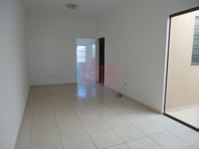 Casa Residencial para locacao no Jardim Imperio do Sol em Maringa com 99,87m² por R$ 1.700,00