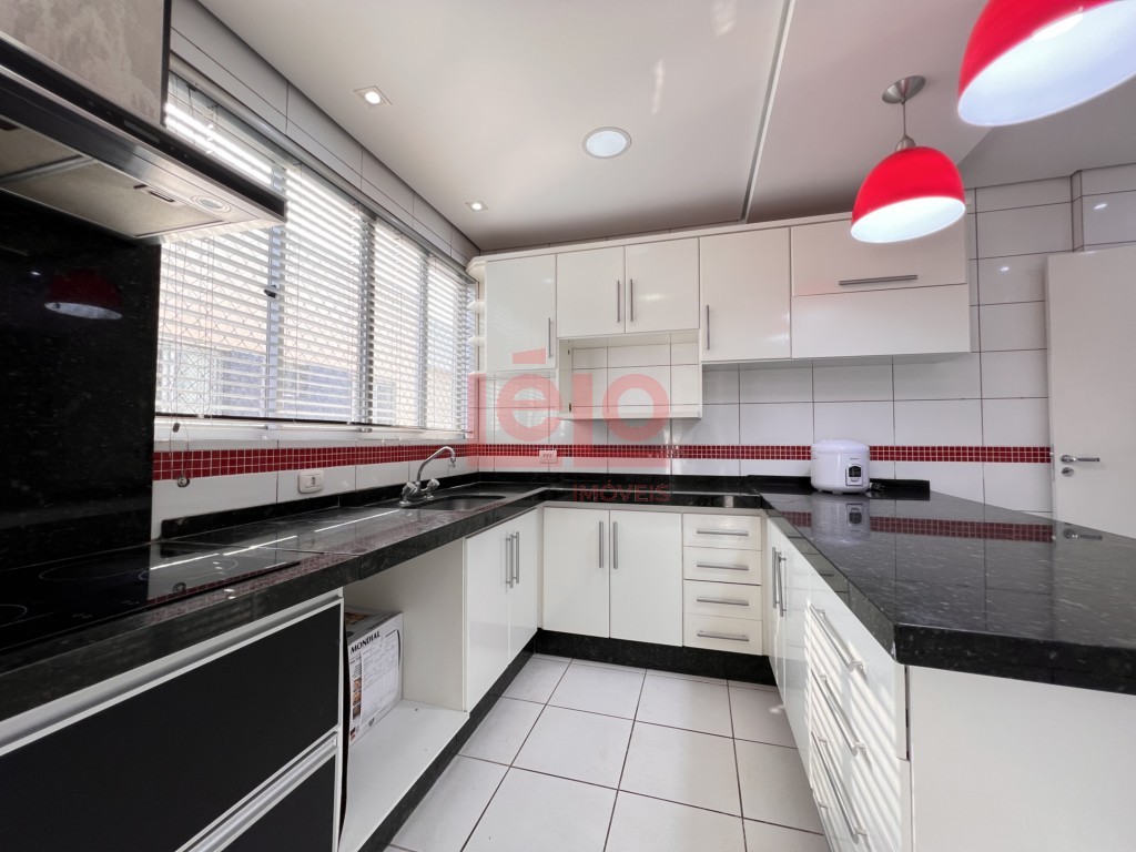 Apartamento para locacao no Zona 07 em Maringa com 277,32m² por R$ 6.000,00