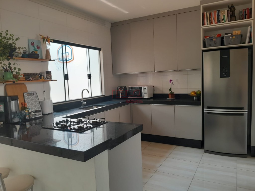 Casa Residencial para venda no Vila Morangueira em Maringa com 307m² por R$ 670.000,00