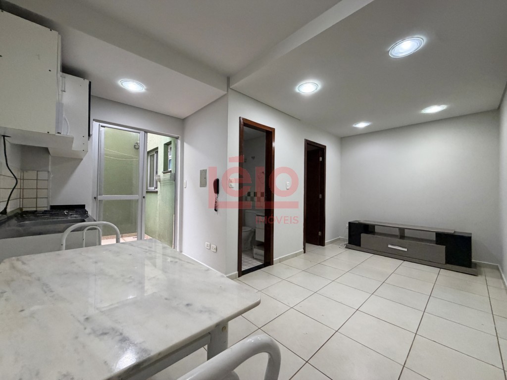 Apartamento para locacao no Zona 07 em Maringa com 75,36m² por R$ 1.350,00