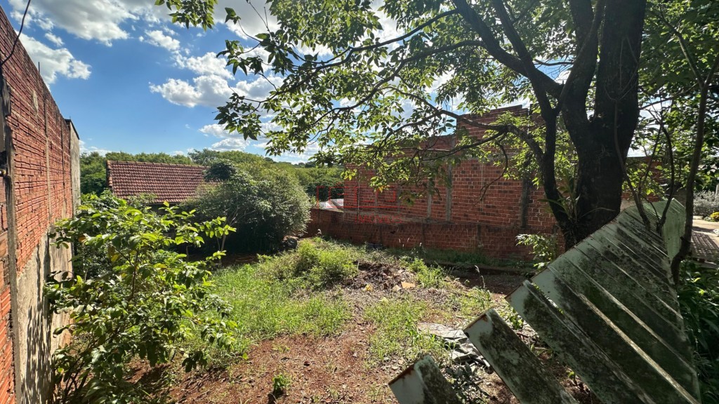 Terreno para venda no Jardim Sao Silvestre em Maringa com 300,24m² por R$ 190.000,00