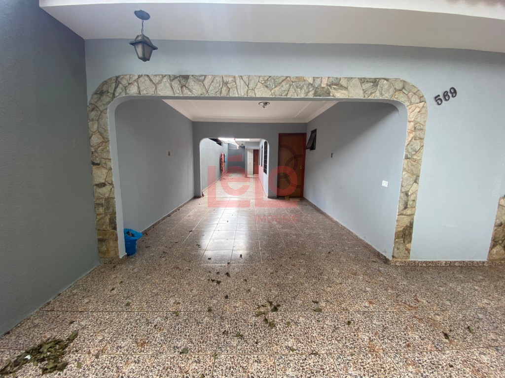 Casa Residencial para locacao no Parque das Bandeiras em Maringa com 160,12m² por R$ 2.000,00
