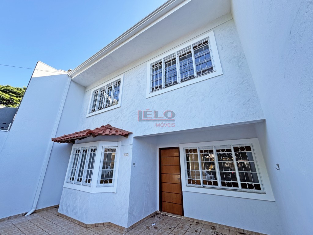 Sobrado para locacao no Zona 08 em Maringa com 97,01m² por R$ 2.800,00