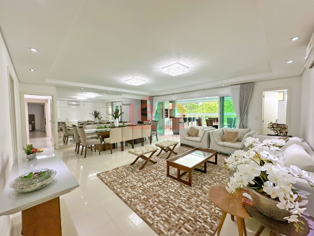 Apartamento para locacao no Zona 01 em Maringa com 377,1m² por R$ 12.000,00