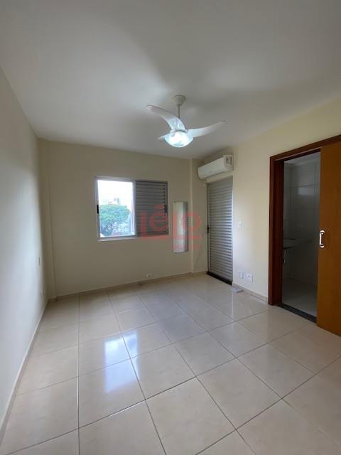 Apartamento para locacao no Zona 07 em Maringa com 120m² por R$ 1.800,00