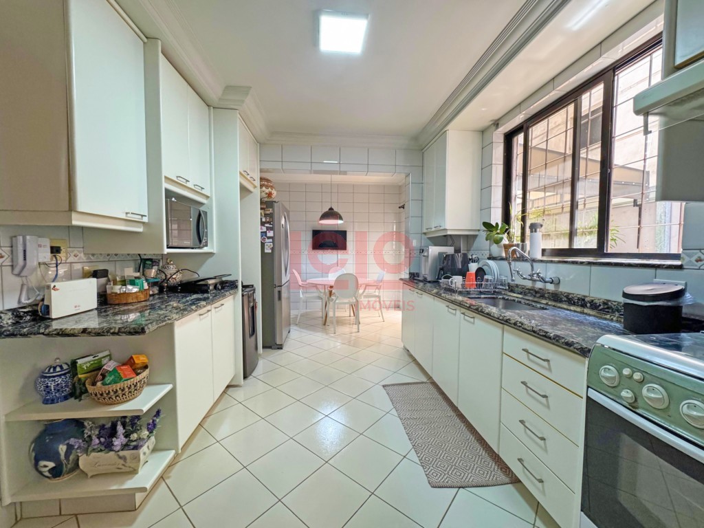 Apartamento para venda no Zona 07 em Maringa com 175,16m² por R$ 595.000,00