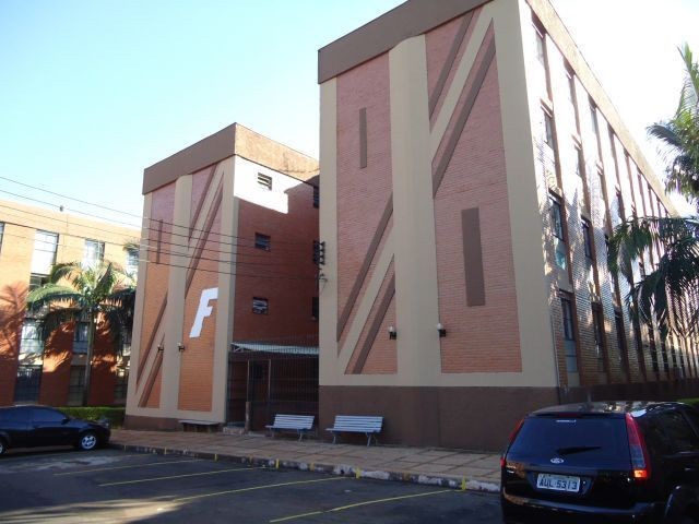 Apartamento para locacao no Zona 07 em Maringa com 80,77m² por R$ 1.300,00