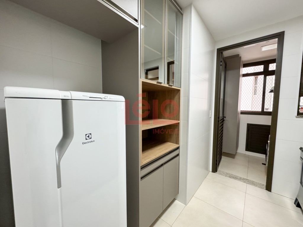 Apartamento para locacao no Zona 01 em Maringa com 87,64m² por R$ 3.100,00