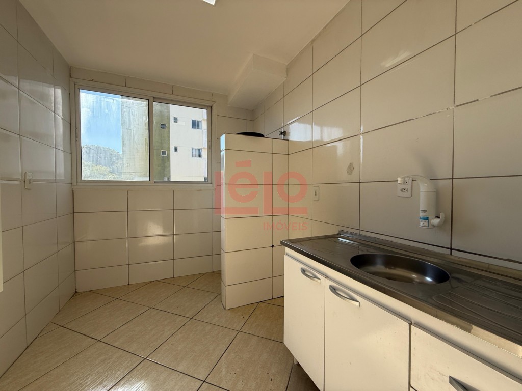 Apartamento para locacao no Zona 07 em Maringa com 83,49m² por R$ 1.400,00