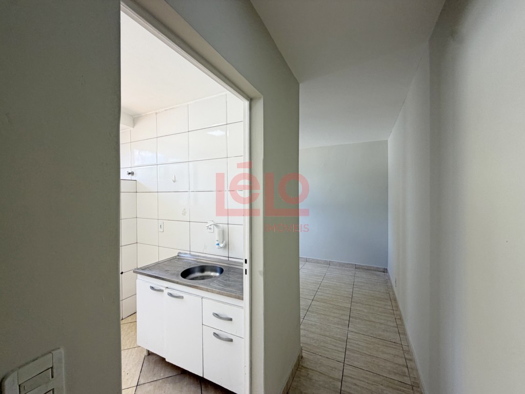 Apartamento para locacao no Zona 07 em Maringa com 83,49m² por R$ 1.400,00