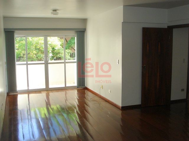 Apartamento para locacao no Zona 07 em Maringa com 163,64m² por R$ 2.300,00