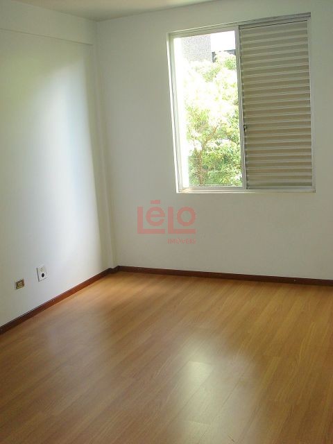 Apartamento para locacao no Zona 07 em Maringa com 163,64m² por R$ 2.300,00