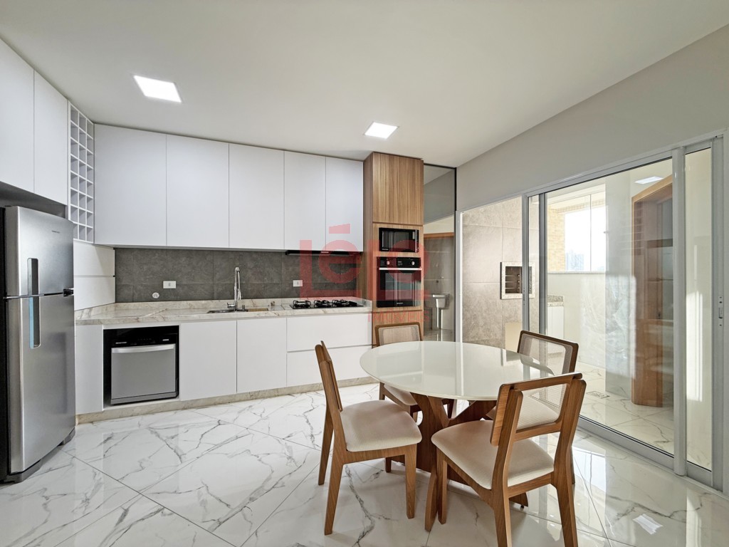 Apartamento para locacao no Novo Centro em Maringa com 100,37m² por R$ 4.000,00