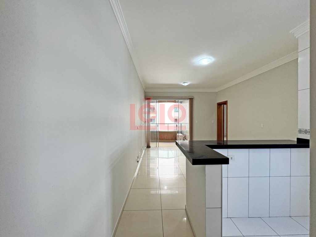 Apartamento para locacao no Zona 01 em Maringa com 121,64m² por R$ 2.100,00