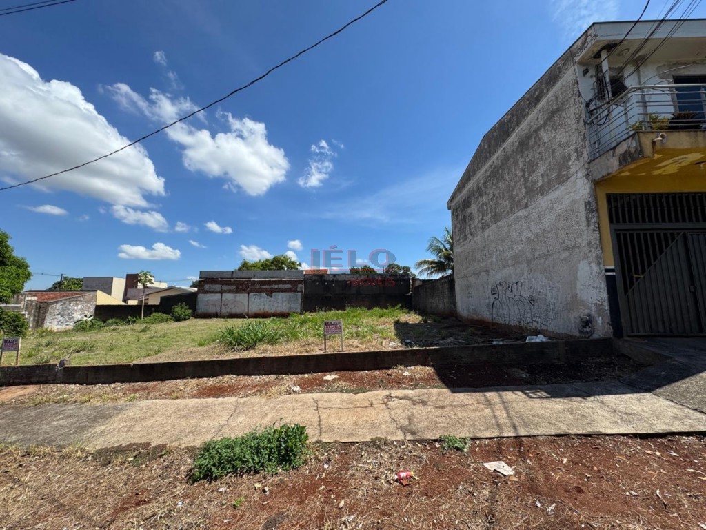Terreno para locacao no Parque Palmeiras em Maringa com 300m² por R$ 1.000,00