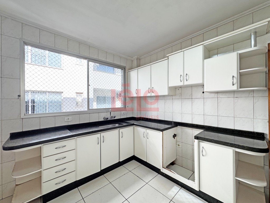 Apartamento para locacao no Zona 07 em Maringa com 221,97m² por R$ 2.500,00