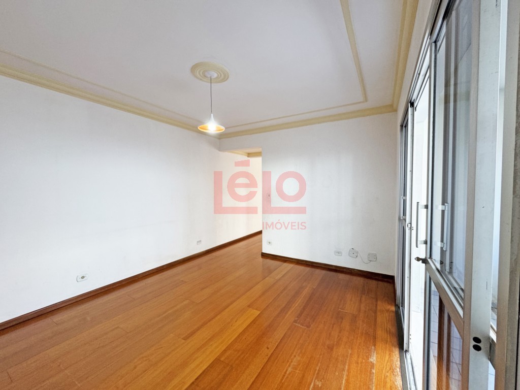 Apartamento para locacao no Zona 07 em Maringa com 221,97m² por R$ 2.500,00