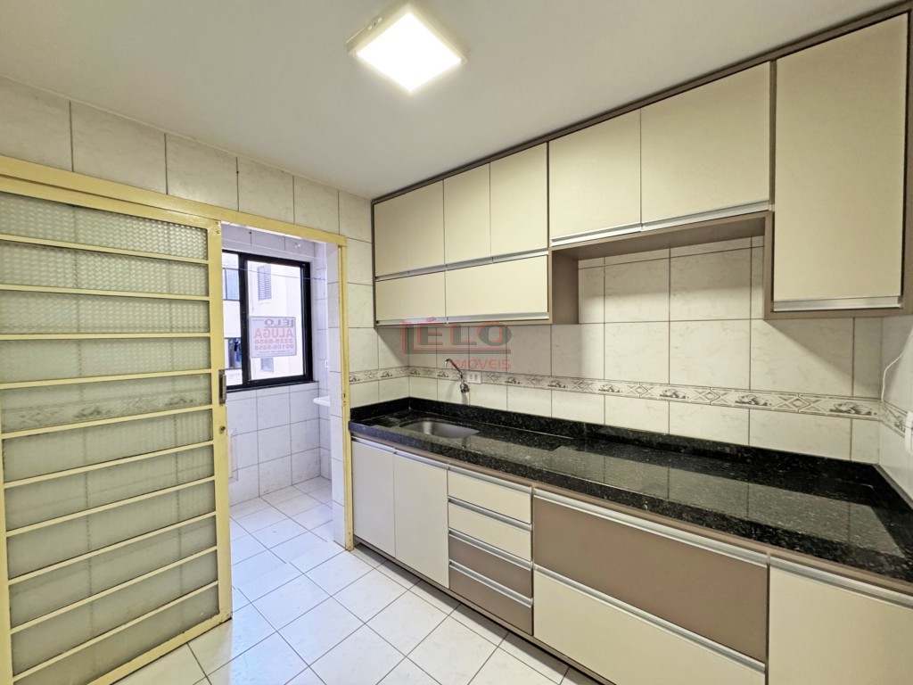 Apartamento para locacao no Zona 08 em Maringa com 78m² por R$ 1.700,00