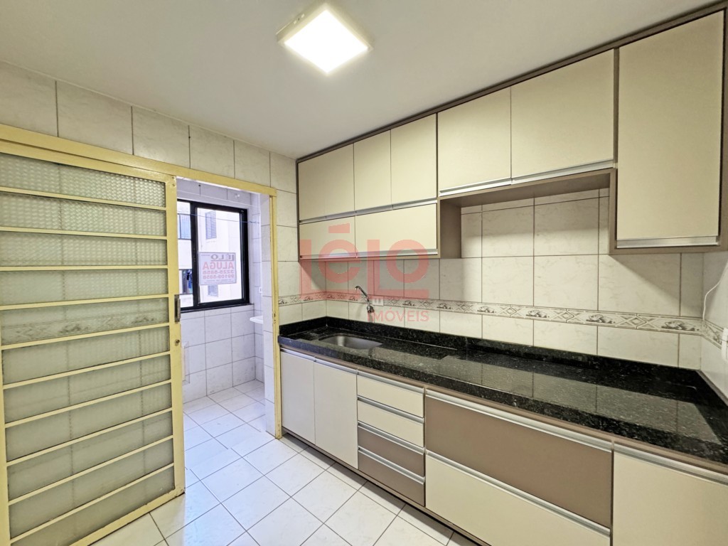Apartamento para locacao no Zona 08 em Maringa com 77,91m² por R$ 1.300,00