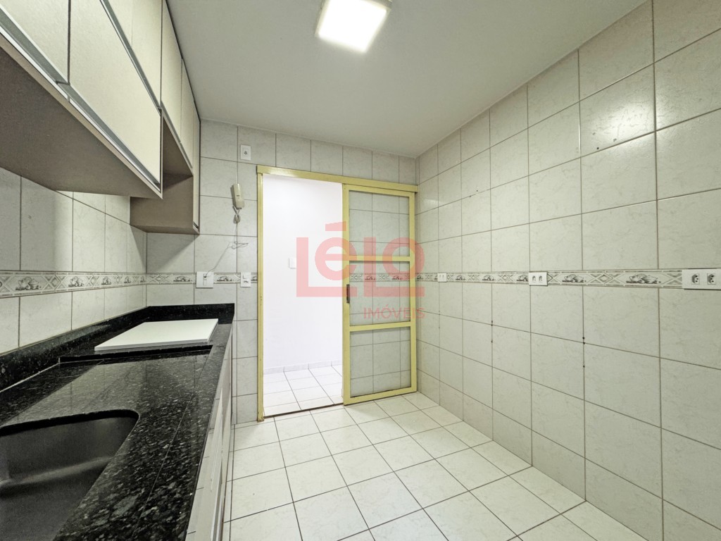 Apartamento para locacao no Zona 08 em Maringa com 77,91m² por R$ 1.300,00