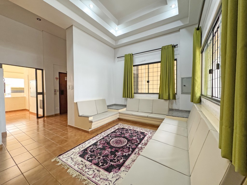 Apartamento para locacao no Zona 07 em Maringa com 88,35m² por R$ 1.150,00