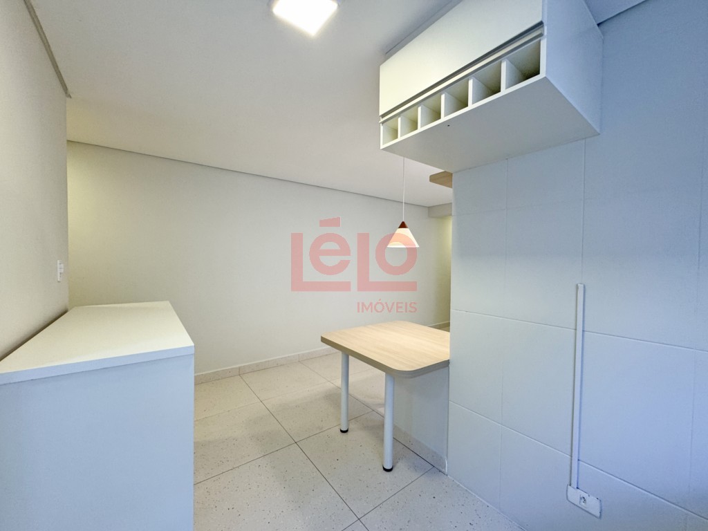 Apartamento para locacao no Zona 07 em Maringa com 120,57m² por R$ 2.200,00