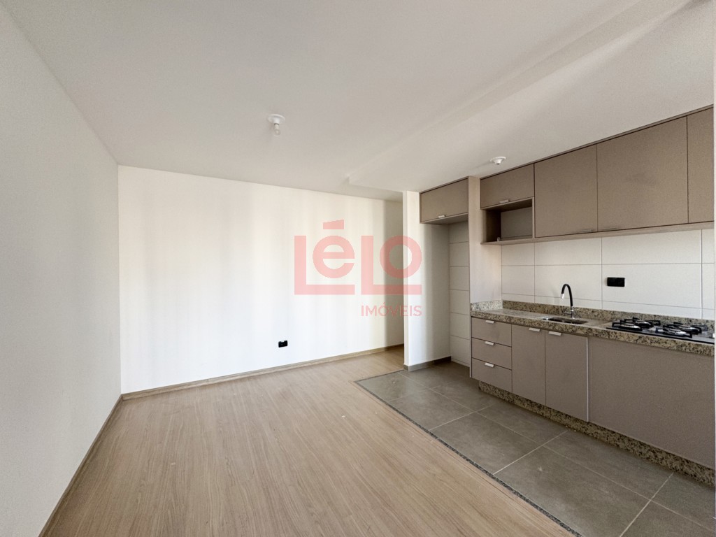 Apartamento para locacao no Zona 08 em Maringa com 70,01m² por R$ 2.600,00
