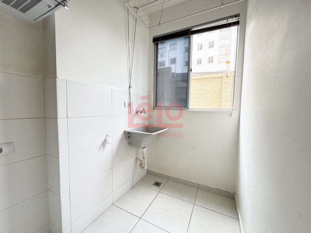 Apartamento para locacao no Jardim Alvorada em Maringa com 61,37m² por R$ 1.300,00