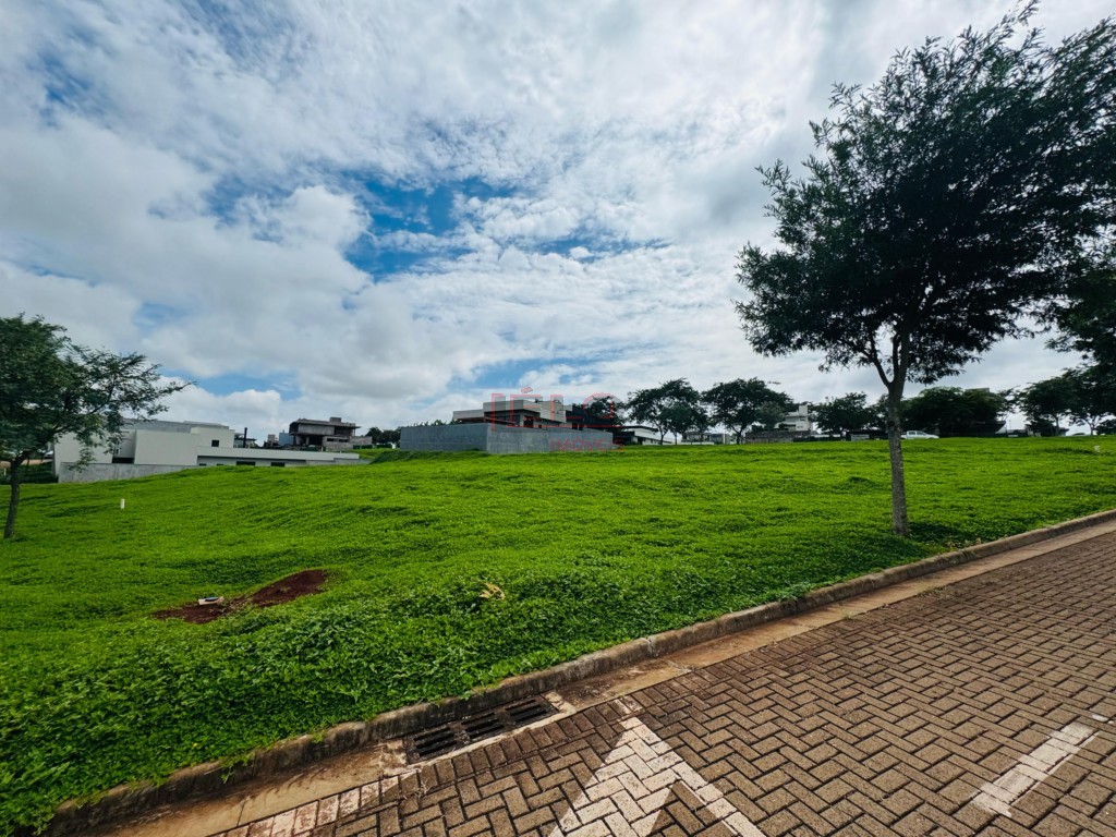 Terreno para venda no Jardins de Monet Residence em Maringa com 978,76m² por R$ 1.060.000,00