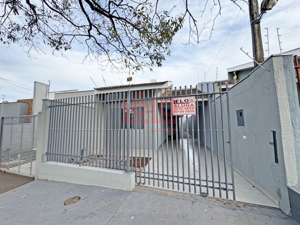 Casa Residencial para locacao no Jardim Botanico em Maringa com 99,59m² por R$ 2.100,00