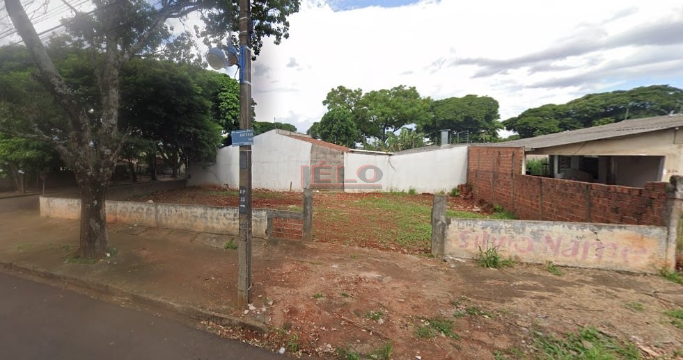 Terreno para venda no Jardim Sao Silvestre em Maringa com 320m² por R$ 280.000,00