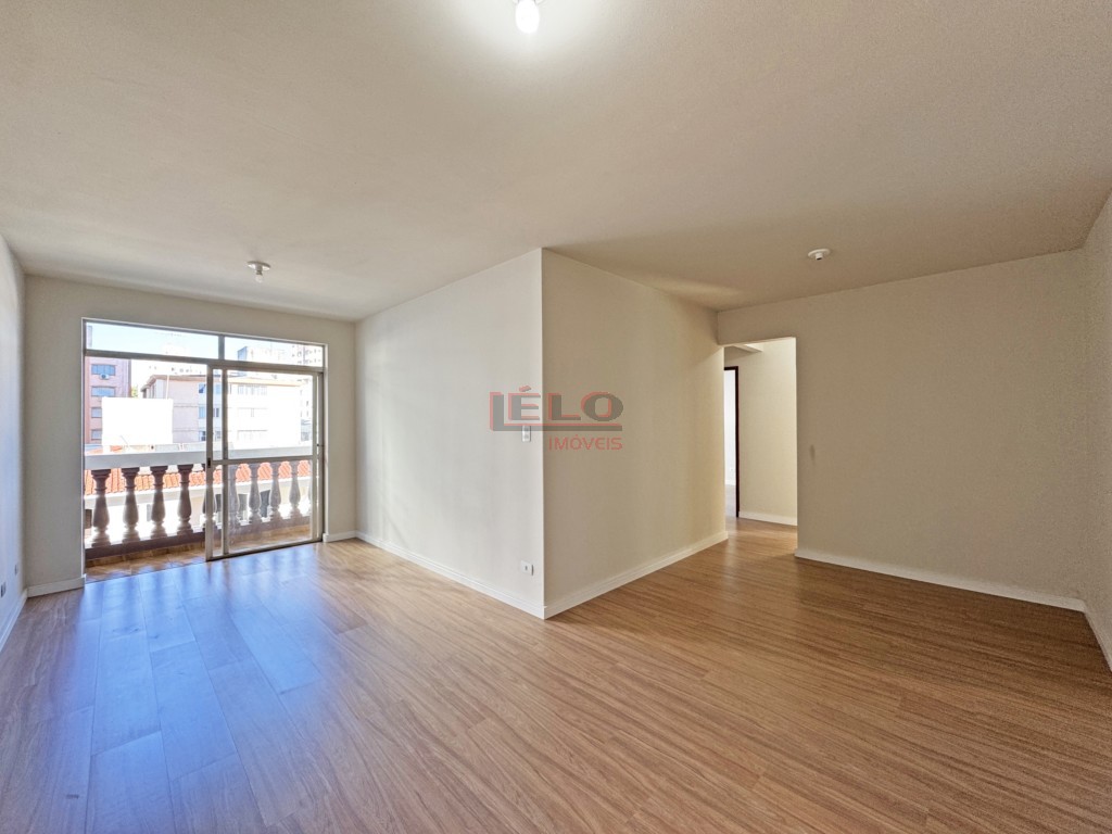 Apartamento para locacao no Zona 07 em Maringa com 124m² por R$ 1.700,00