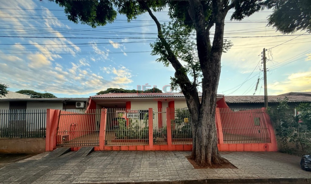 Casa Residencial para venda no Conj Hab Joao de Barro Thais em Maringa com 190m² por R$ 550.000,00