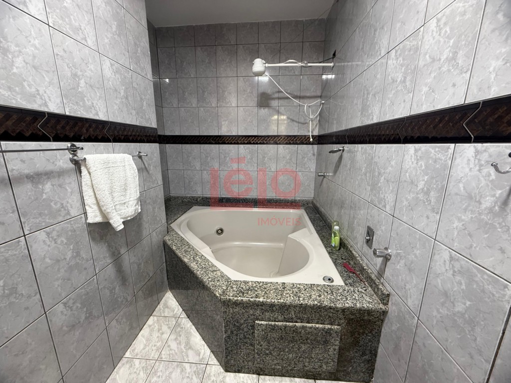 Casa Residencial para venda no Conj Hab Joao de Barro Thais em Maringa com 189,9m² por R$ 550.000,00