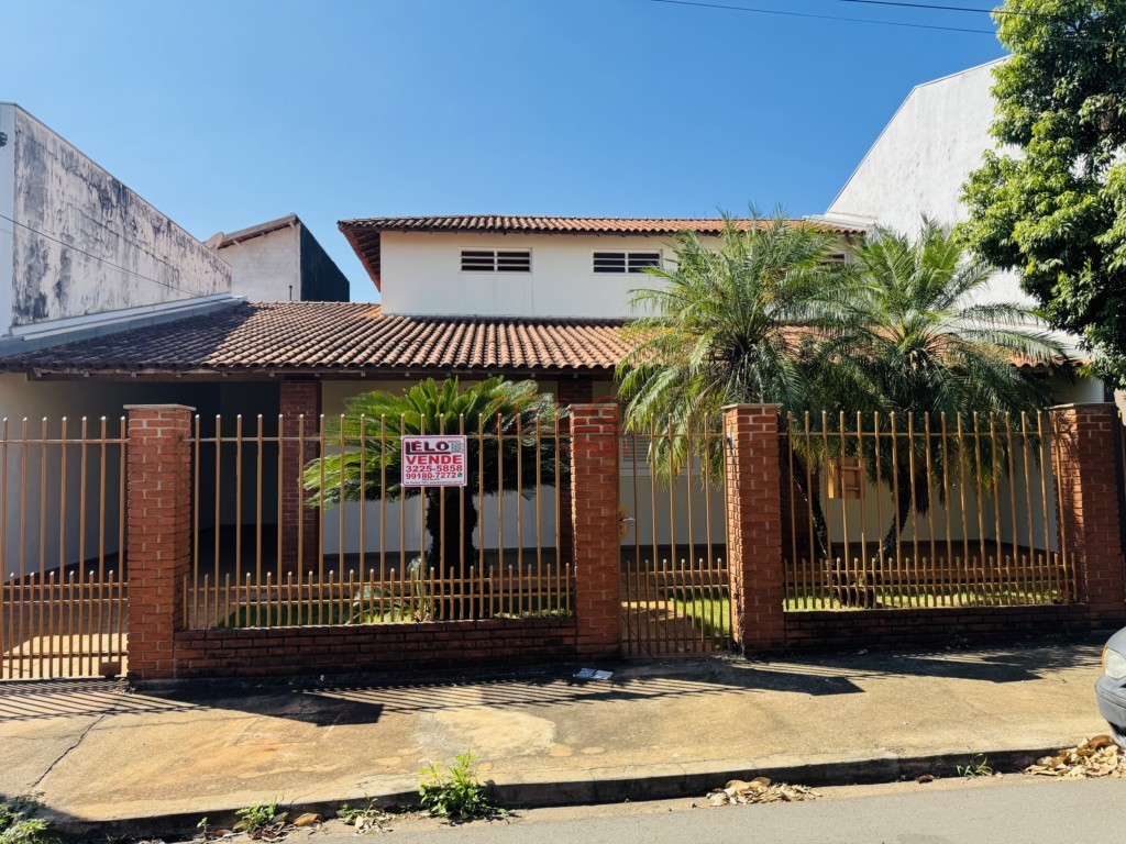 Casa Residencial para venda no Jardim Canada em Maringa com 406m² por R$ 995.000,00