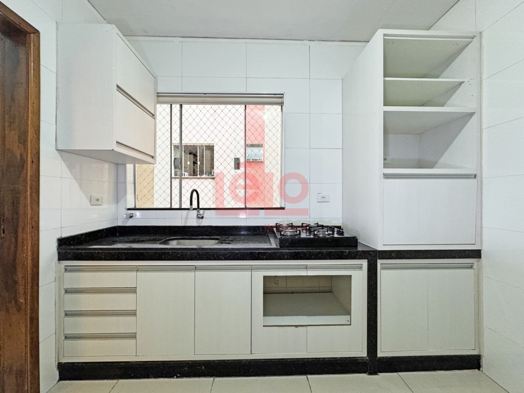 Apartamento para locacao no Zona 07 em Maringa com 131,27m² por R$ 1.700,00