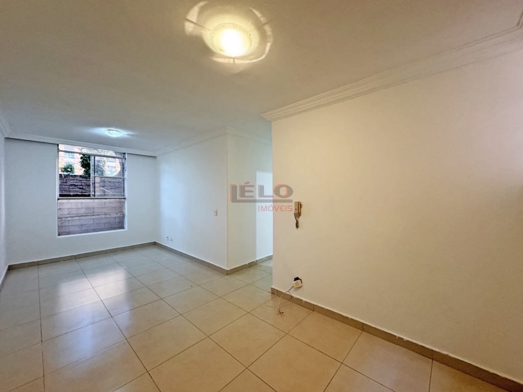Apartamento para locacao no Zona 07 em Maringa com 81m² por R$ 1.300,00