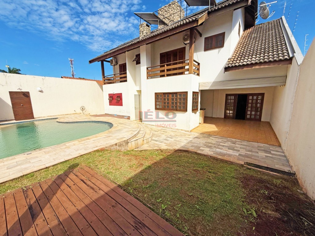 Sobrado para venda no Zona 05 em Maringa com 371m² por R$ 1.350.000,00
