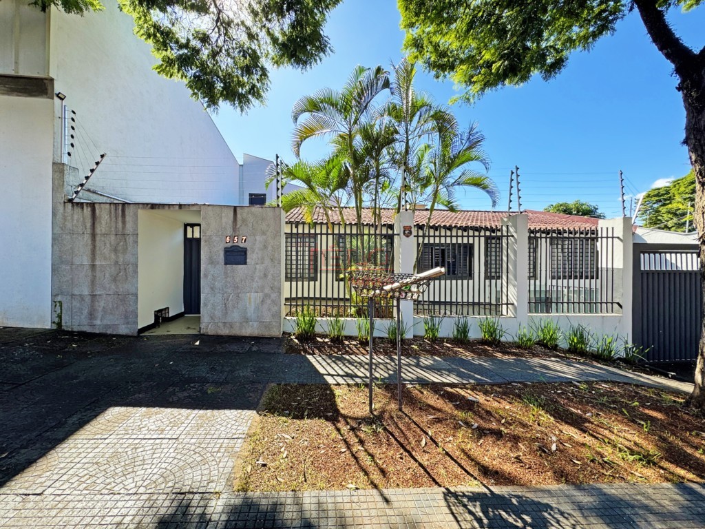 Casa Residencial para locacao no Jardim Tabaete em Maringa com 396m² por R$ 5.400,00