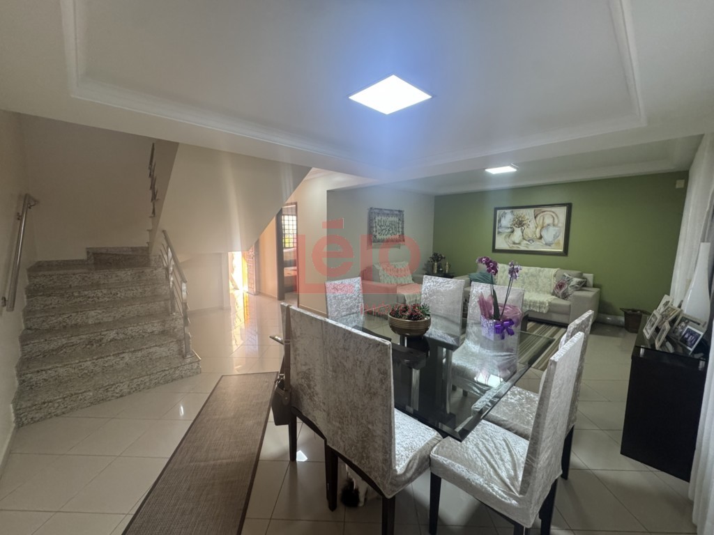 Casa Residencial para venda no Jardim Santa Helena em Maringa com 300m² por R$ 1.389.000,00